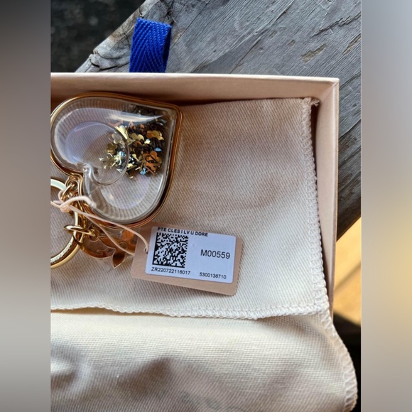 Louis Vuitton Charm / Key Holder - Picture 3 of 5